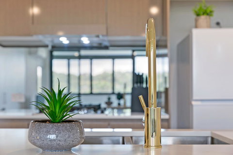 Stylish And Neat Two Bed Apartment In Wentworth Point - eTourism Australia 2