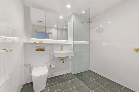 Stylish And Neat Two Bed Apartment In Wentworth Point - eTourism Australia 9