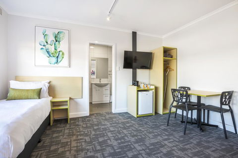 Nightcap At Hume Hotel - eTourism Australia 16