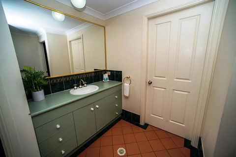 Beaches Serviced Apartments - eTourism Australia 32