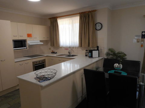 Beaches Serviced Apartments - eTourism Australia 26