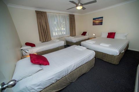 Beaches Serviced Apartments - eTourism Australia 0