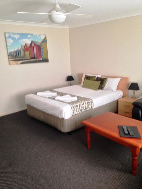Beaches Serviced Apartments - eTourism Australia 36