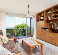 Bondi Apt. for 4 with Panoramic Ocean and Park Views - eTourism Australia