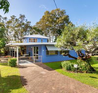 Bribie Beach House Waterfront directly across the road - Solander Esp Banksia Beach - eTourism Australia