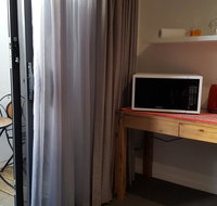 Brightwater Room for Rent on the Sunshine Coast - eTourism Australia