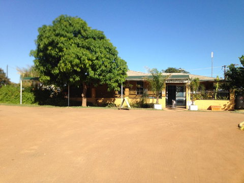 Carnarvon Caravan Park - eTourism Australia 1