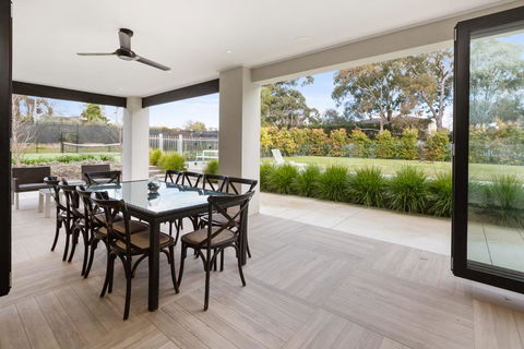 CATALINA - MOUNT ELIZA - eTourism Australia 2