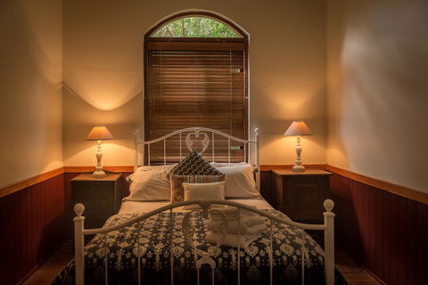 Celestial Dew Guest House, Day Spa, Retreat - eTourism Australia 2