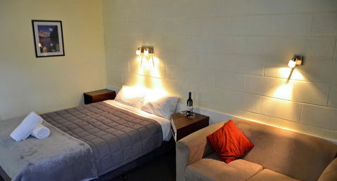 Charles Sturt Motor Inn - eTourism Australia 0