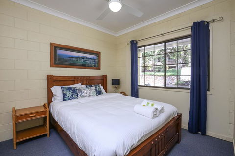 Country Lodge Motel - eTourism Australia 1
