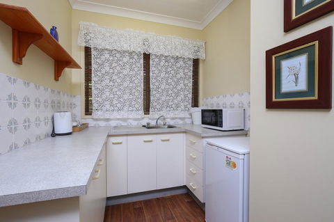 Country Lodge Motel - eTourism Australia 2