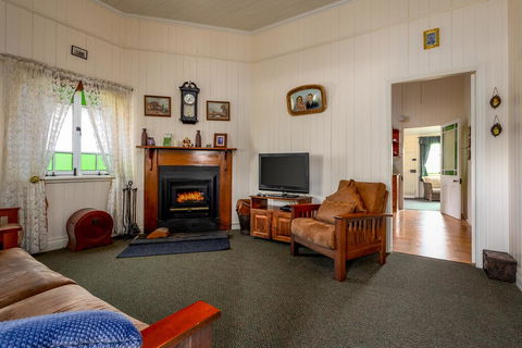 Dillons Cottage - eTourism Australia 3