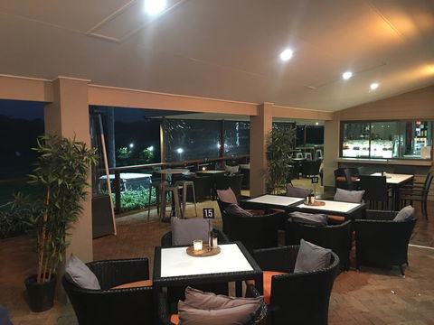 Fairway Village @ Windaroo Lakes Golf Club - eTourism Australia 2
