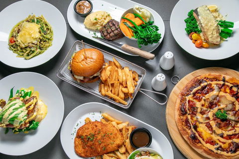 Fairway Village @ Windaroo Lakes Golf Club - eTourism Australia 1