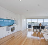 Four Kings Apartment - Deluxe 2br 3 - eTourism Australia