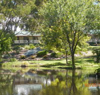 Granite Gardens Cottages  Lake Retreat - eTourism Australia