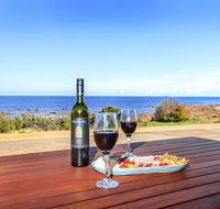 High Tide - Wallaroo Beachfront Property - Pet-Friendly - eTourism Australia