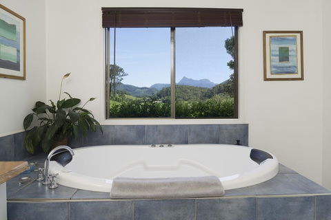 Hillcrest Mountain View Retreat - eTourism Australia 2