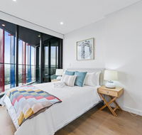 HomeHotel-Luxury Home High Rise with View. - eTourism Australia