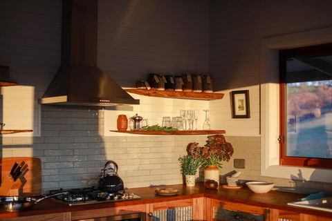 Kestrel Nest EcoHut - eTourism Australia 1