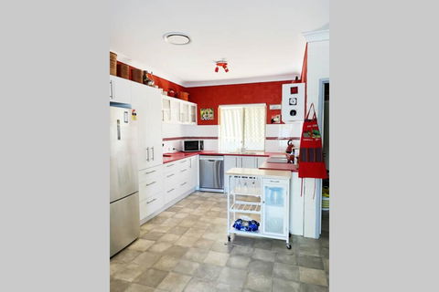 Lazy Daze On Nulu - eTourism Australia 2