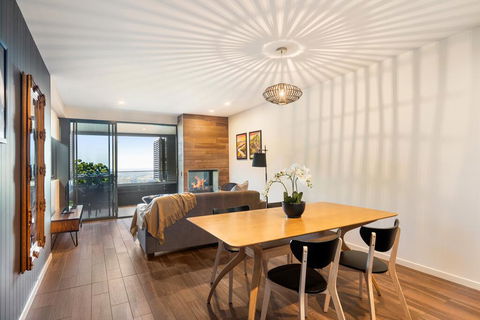 Luxury Hinterland Retreat - Family Suite With Hinterland And Ocean Views - eTourism Australia 3