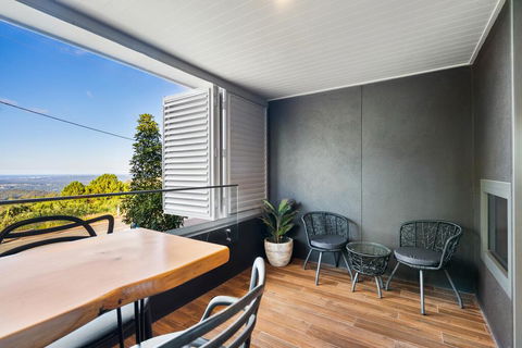 Luxury Hinterland Retreat - Family Suite With Hinterland And Ocean Views - eTourism Australia 1