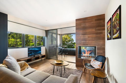 Luxury Hinterland Retreat - Family Suite With Hinterland And Ocean Views - eTourism Australia 0