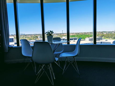 Luxury Level 2-bed 2-bath City View Apt In Olympic Park - eTourism Australia 2