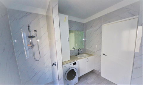 MERRIFIELD Foothill Suites - RELAXING LIFETYLE CHOICE - eTourism Australia 1