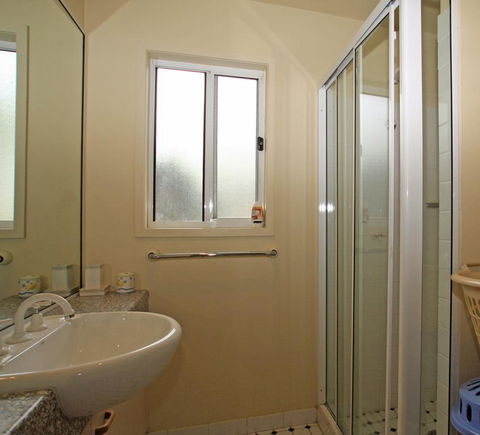 Nanny's Beach House - eTourism Australia 2