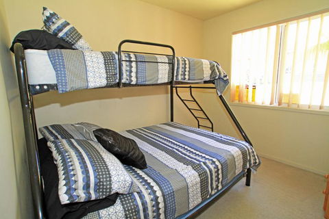 Nanny's Beach House - eTourism Australia 3