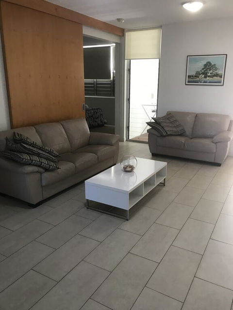 Nelly Bay Getaway At 1 Bright Point - eTourism Australia 0