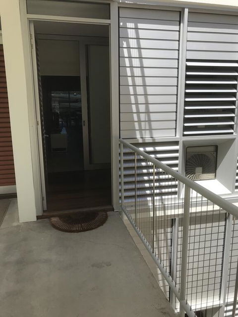 Nelly Bay Getaway At 1 Bright Point - eTourism Australia 1