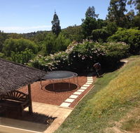 Bright  Beautiful Home On The Hills - eTourism Australia