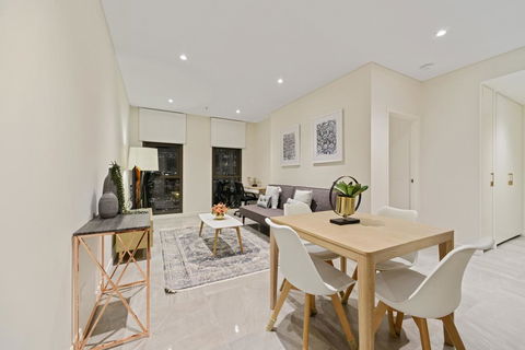 New 2 Beds Apt Mins Walking To Darling Harbour,QVB - eTourism Australia 1