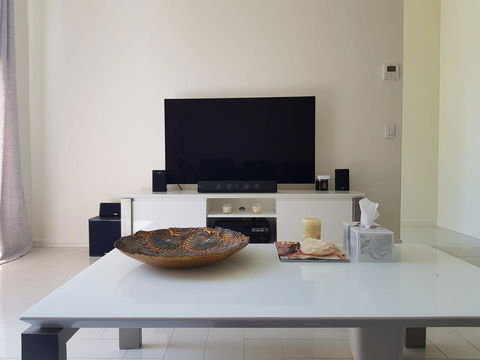 New Spacious Beachside Townhouse - eTourism Australia 2