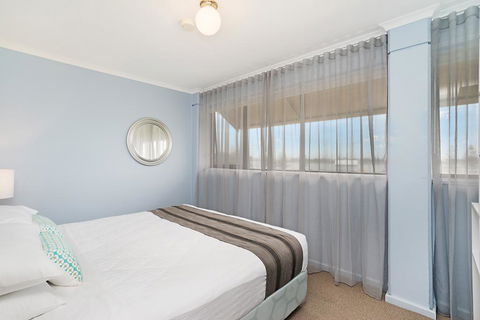 Newcastle Short Stay Apartments - Flagstaff Apartment - eTourism Australia 2