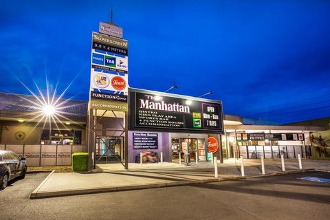 Nightcap At Manhattan Hotel - eTourism Australia 1