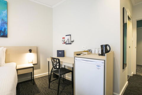 Nightcap At Playford Tavern - eTourism Australia 1