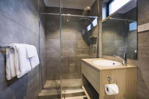 Nightcap At Playford Tavern - eTourism Australia 3