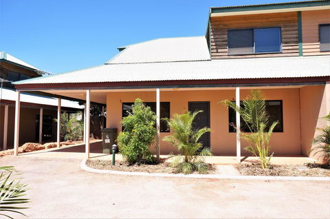 Ningaloo Breeze Villa 2 - 3 Bedroom Fully Self-Contained Holiday Accommodation - eTourism Australia 0