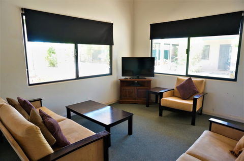 Ningaloo Breeze Villa 3 - 3 Bedroom Fully Self-Contained Holiday Accommodation - eTourism Australia 2