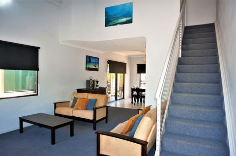 Ningaloo Breeze Villa 8 - 3 Bedroom Fully Self-Contained Holiday Accommodation - eTourism Australia 2