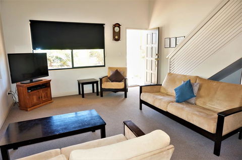 Ningaloo Breeze Villa 9 - 3 Bedroom Fully Self-Contained Holiday Accommodation - eTourism Australia 2