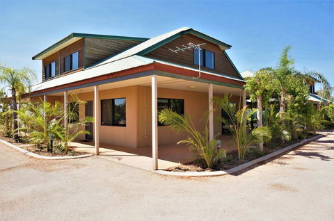 Ningaloo Breeze Villa 9 - 3 Bedroom Fully Self-Contained Holiday Accommodation - eTourism Australia 0