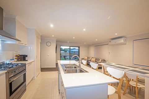 Nisi Casa Cowes - eTourism Australia 1