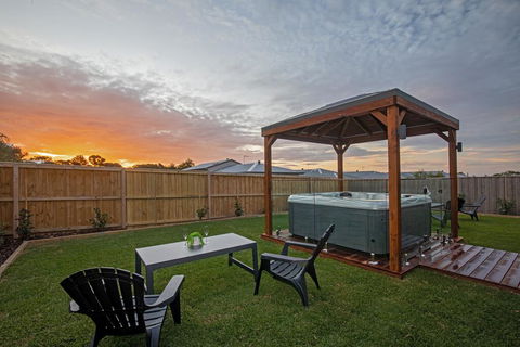 Nisi Casa Cowes - eTourism Australia 0