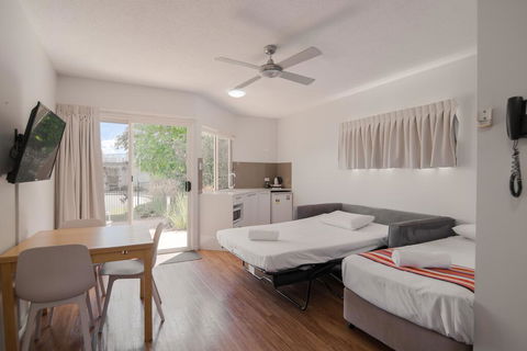 Noosa Sun Motel - eTourism Australia 2